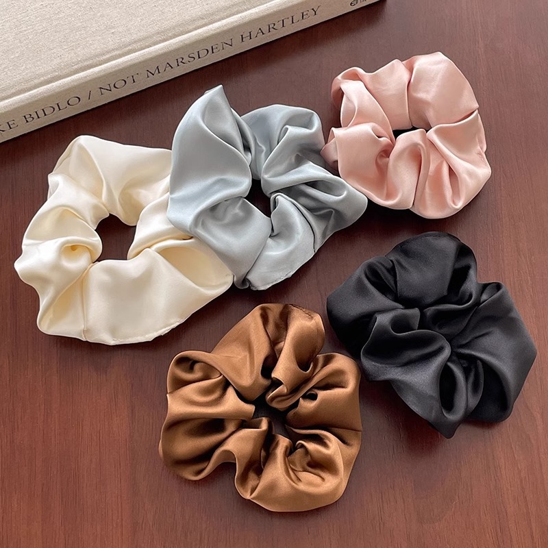 Anillo de pelo de cerdo coreano de seda satén de color sólido de alta calidad de la cabeza de la cuerda de cabello de flores de estilo francés de cola de caballo correa de cabello para mujeres