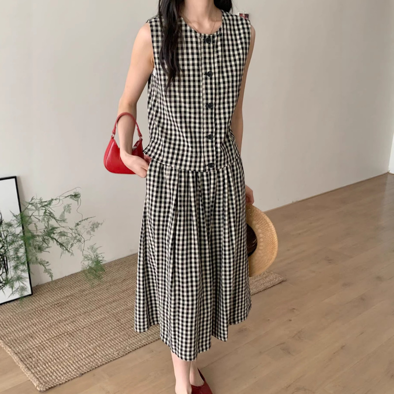 Sleeveless Top and Skirt Suit for Women 2026 New Summer Slim Fit Black and White Plaid Fashion Two-Piece Set for Women Sleeveless Top and Skirt Suit for Women 2026 New Summer Slim Fit Black and White Plaid Fashion Two-Piece Set for Women