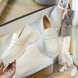 2025年新款英伦风套脚单鞋女厚底增高潮流百搭学院风休闲小白鞋女