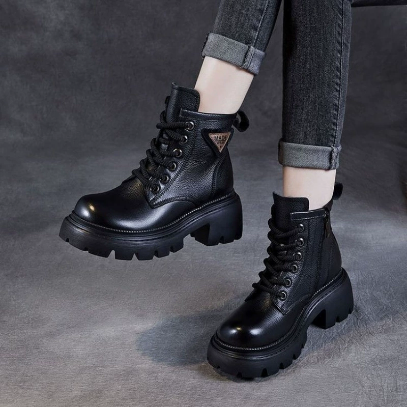 Женская обувь 2024 Осень и зима оптовая продажа толстая подошва толстые каблуки короткие сапоги коричневый мотоцикл средний сапоги женский бархат Мартин сапоги