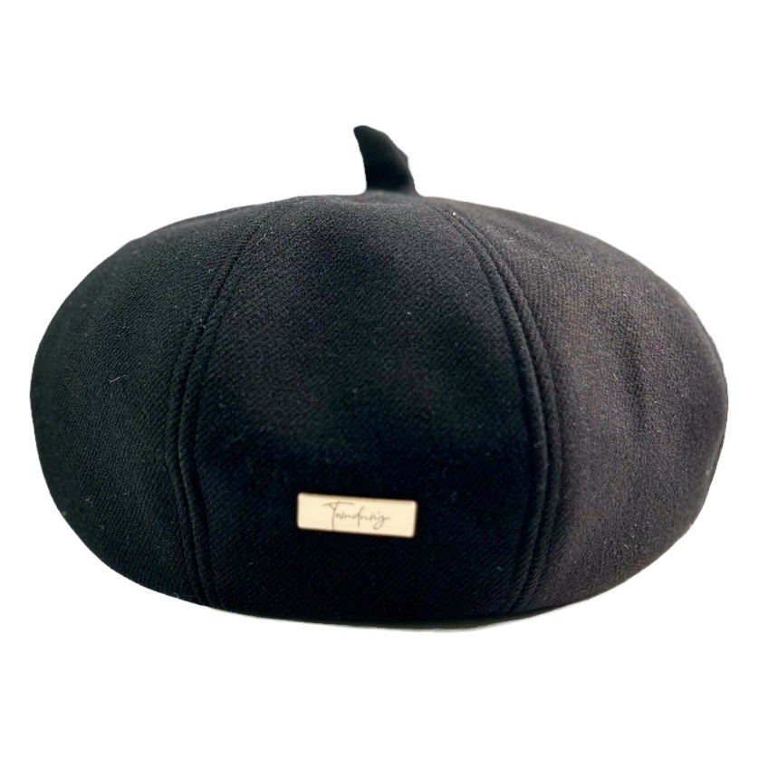 Woolen Pumpkin Hat Beret for Women with Small Letter Patch, Black Hat for Women, Versatile Artist Hat with Large Brim and Wide Edge