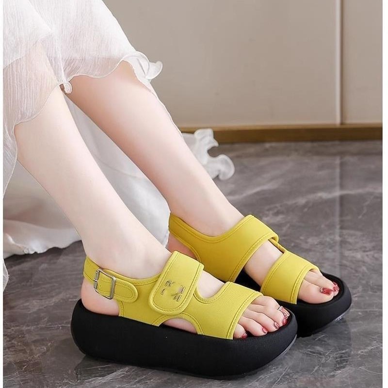 Velcro de fondo grueso sandalias de dedos desnudos para mujeres verano 2026 nuevos zapatos de playa para mujeres zapatos romanos