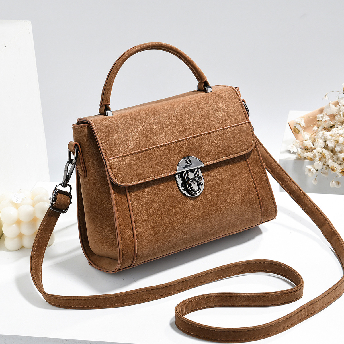 2026 New Vintage Handbag with Matte Leather Texture, Commuting Small Square Bag, Factory Stock, One-Piece Dropshipping Shoulder Bag