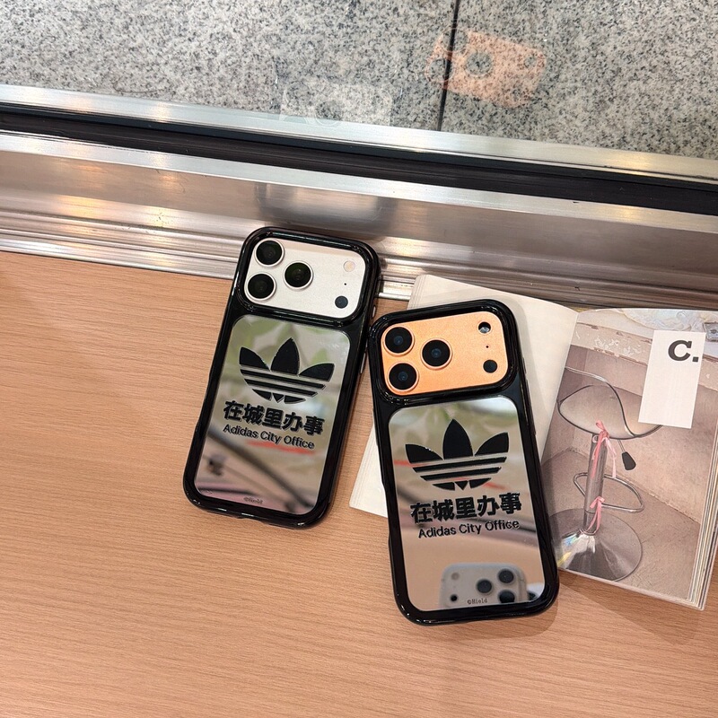 Mirror-Like Quirky Clover Design Suitable for iPhone 17 Pro Max, Stylish 17/16/15/14 Pro Anti-Drop Phone Case