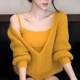 镂空毛衣女深冬装2025韩系轻熟风炸街独特漂亮v领针织罩衫两件套