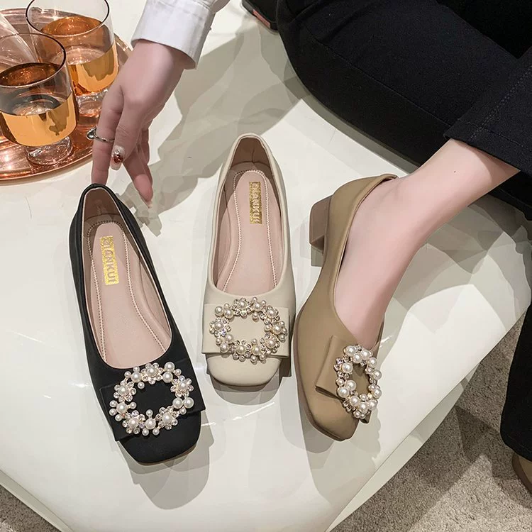 Оптовая продажа женской обуви осень 2025, повседневная обувь, женские балетки, мягкий квадратный носок, неглубокий вырез, толстый каблук, жемчуг, женская обувь на весь год