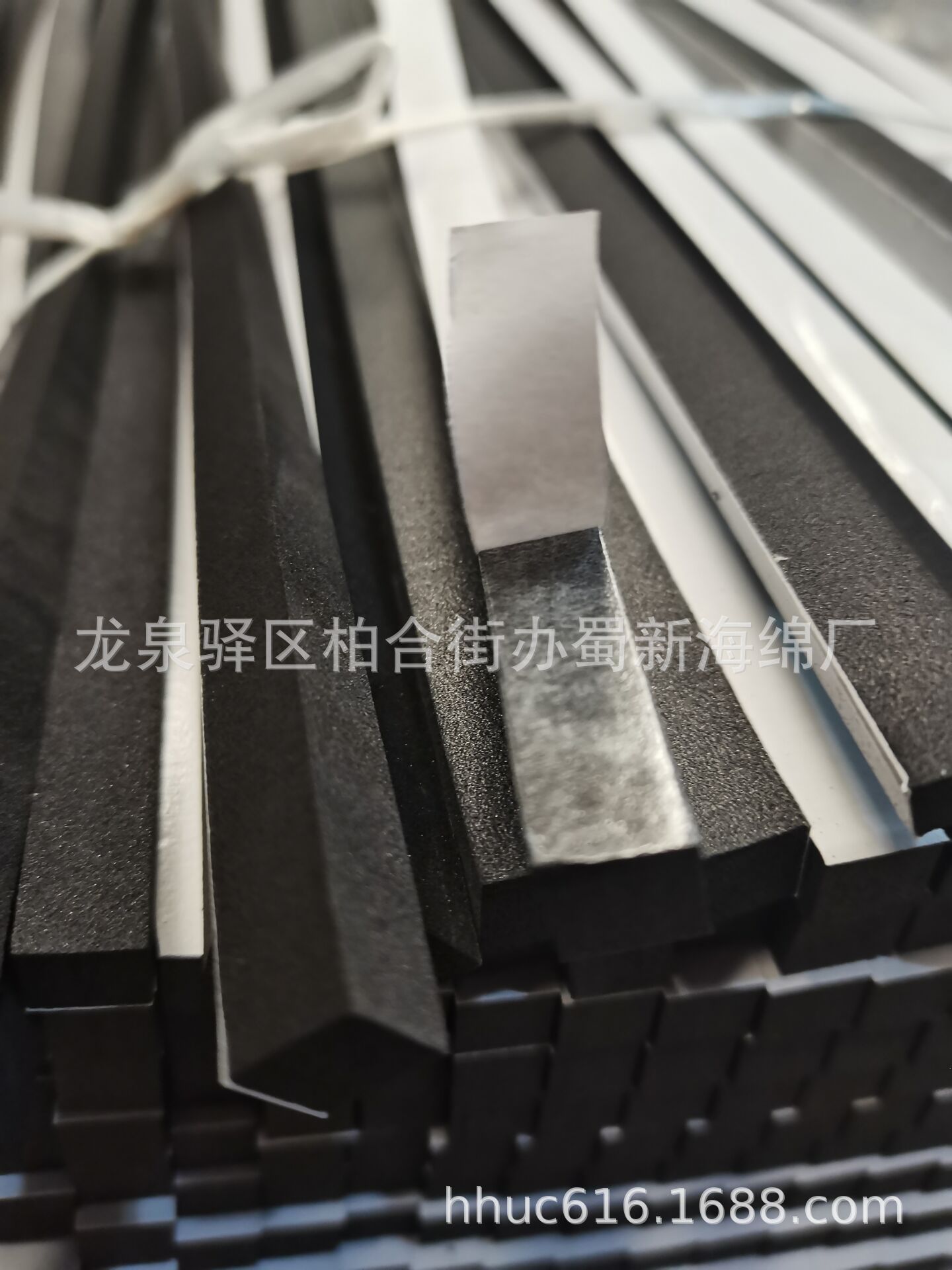 单面胶密封防撞eva泡棉条 自粘缓冲减震海绵条 抗压密封泡沫条