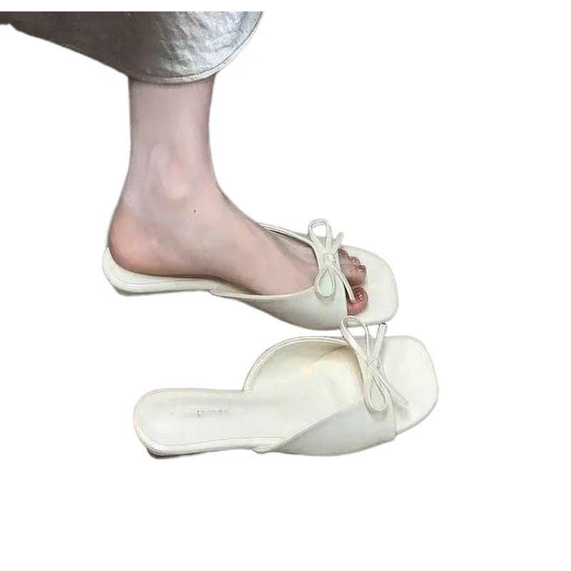 Xiaoxiao viento desnudo 2026 verano nuevo estilo suave arco francés de dedos cuadrados con zapatillas falda