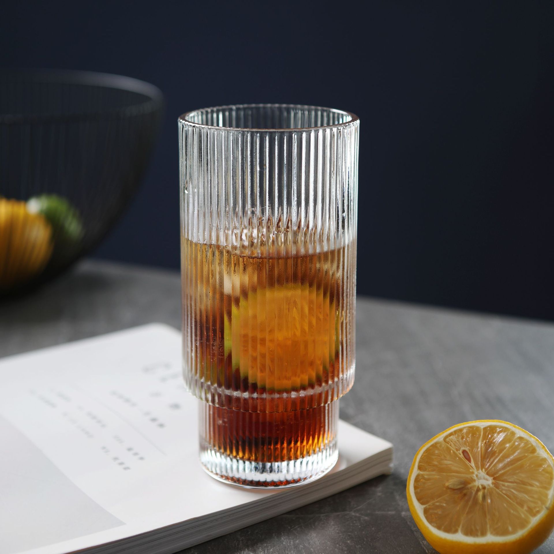 Vaso de vidrio a rayas verticales simple al por mayor taza de bebidas de gran capacidad vintage casera creativa taza de jugo de leche