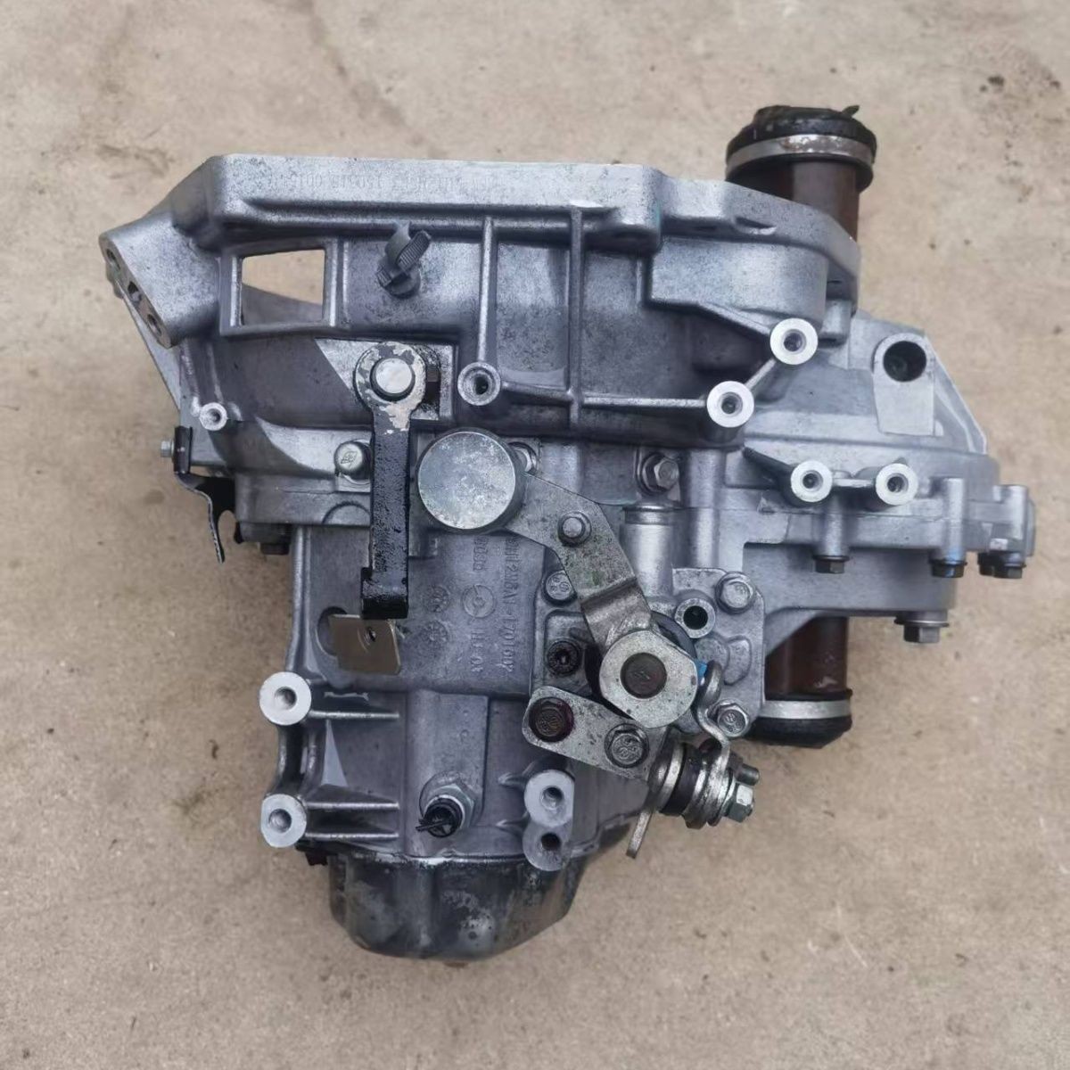 Suitable for Roewe 350, MG 3, Zotye T600, Z300, Damai X5, MG3 1.5 manual transmission