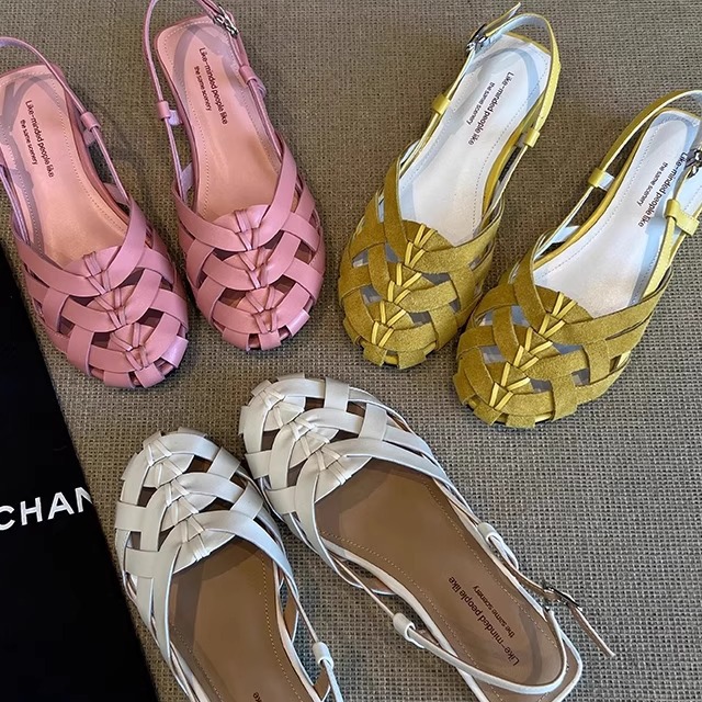 재고 있음 ~ 2025년 신상 여름 스타일 얇은 스트랩 조합 패셔너블한 여성 아우터 스퀘어 토 미니멀리스트 스타일 두꺼운 굽 플랫 샌들