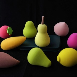 Fruit beauty makeup egg color factory suit makeup fruit powder puff makeup soak in water to become sponge wet and dry