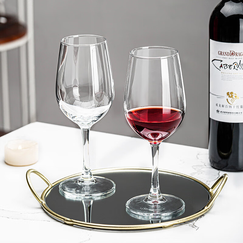 Taza de vidrio doméstica de alto nivel de un hotel de lujo ligero de alto nivel de alto nivel de taza de vino conjunto de tazas