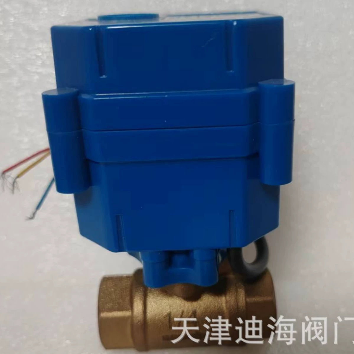 4-точечный латунный электрический шаровой клапан с высоким крутящим моментом, металлическая шестерня, DC9-24V, сброс при отключении питания, микроэлектрический медный шаровой клапан