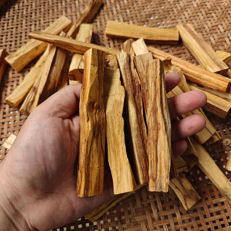 Peruvian Palo Santo High Oil Old Wood Purifies Air Smoked with Fire Cedar Incense Purification Palo Santo Sti