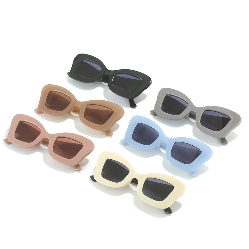 Fabricante nuevas gafas de sol transfronterizas europeas y americanas gafas de sol de ojo de gato de moda retro street shooting gafas de sol de alta gama al por mayor