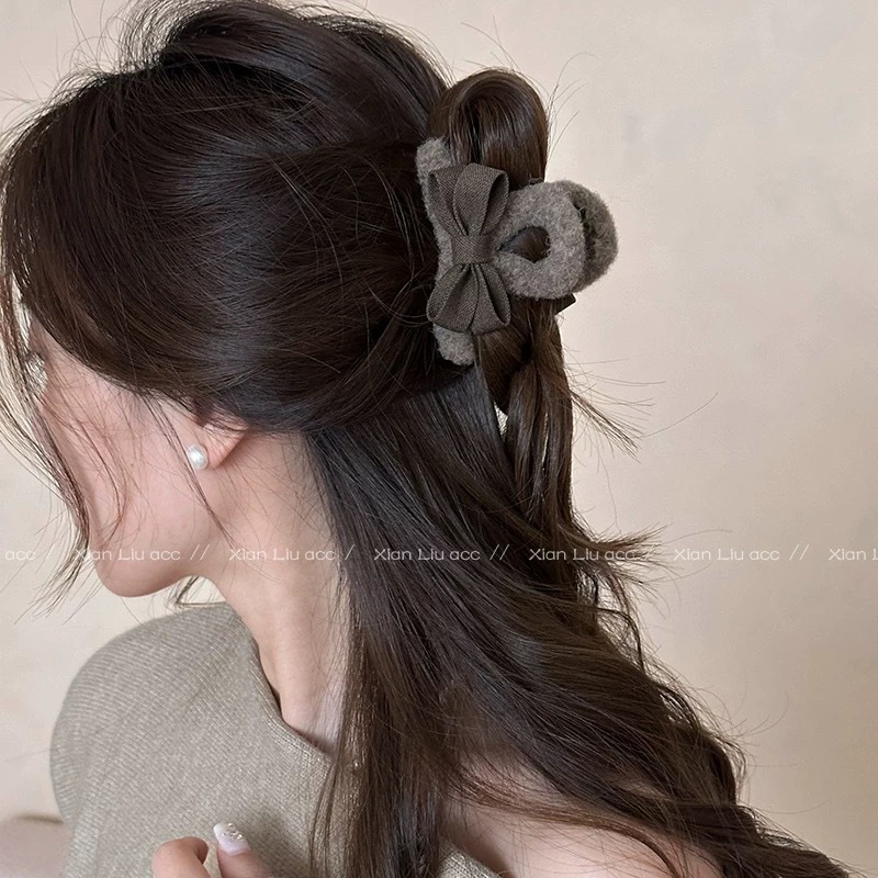 80#Medium brown knotted bow woolen gripper about 8cm