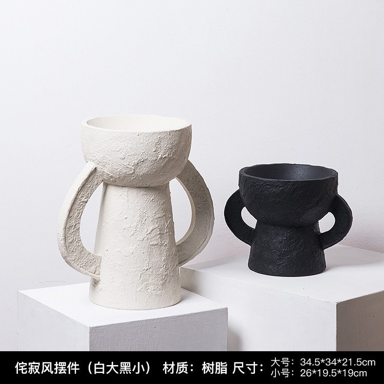 リビングルームの置物は軽くて豪華で高級な雰囲気のお酒棚の装飾品です。