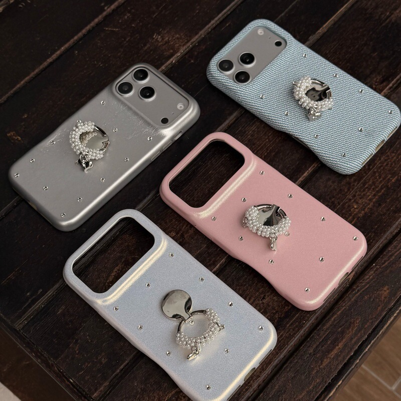 Creative Heart-Shaped Rhinestone Pendant Phone Case Suitable for Apple 17/16Pro Solid Color Protective Cover 15/14P Niche Design Creative Heart-Shaped Rhinestone Pendant Phone Case Suitable for Apple 17/16Pro Solid Color Protective Cover 15/14P Niche Design