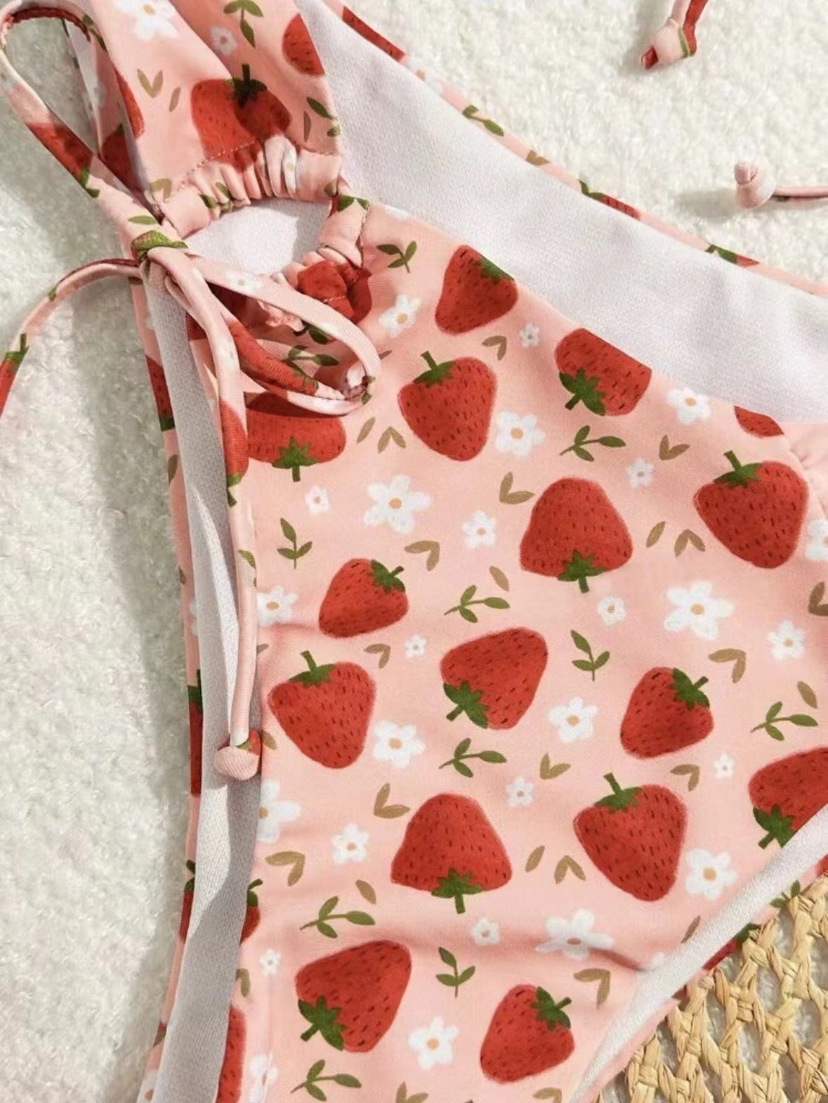 Bikini Set With Strawberry Print For Women's Beach And Pool Wear_voghion.com