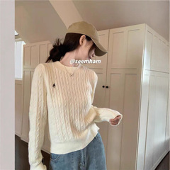 秋冬甜美圆领正肩宽松长袖女时尚简约刺绣小众设计感套头内搭上衣