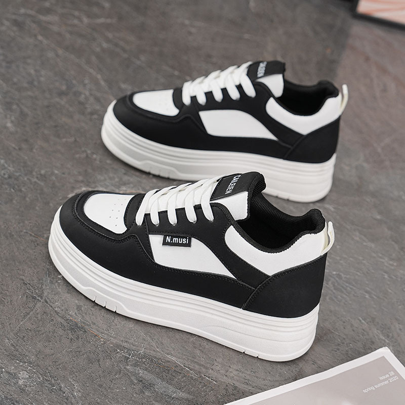 Otoño zapatos de mujer nuevos zapatos transpirables pequeños zapatos blancos de mujer coreana de altura de suela gruesa zapatos deportivos casuales zapatos de patineta
