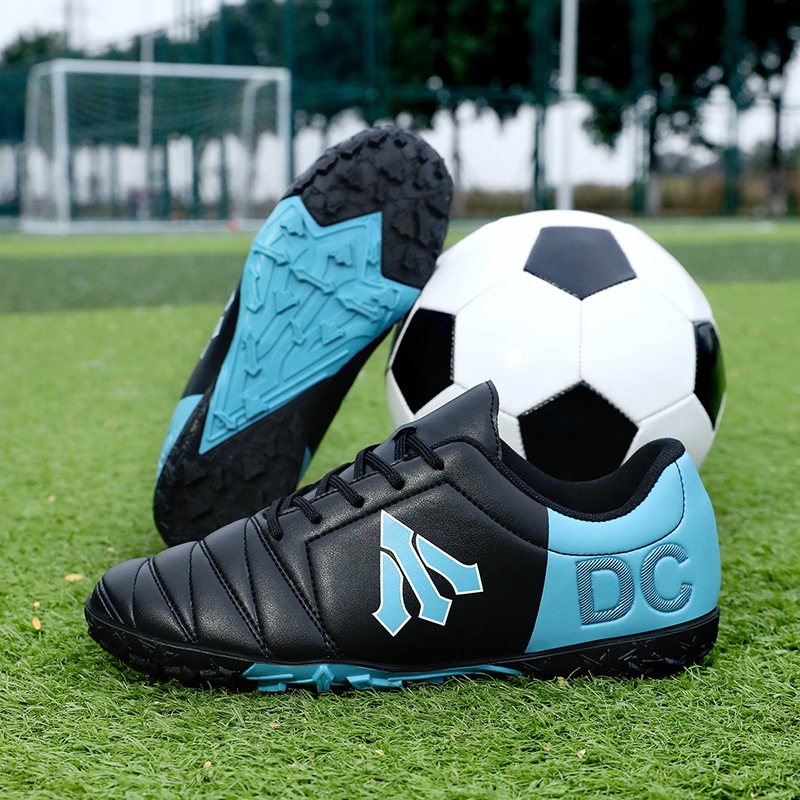 Nuevos zapatos de fútbol transfronterizos de la Copa del Mundo AG de clavos largos de entrenamiento de entrenamiento de estudiantes de competencia baja para hombres TF zapatos de fútbol deportivos de clavos image 4
