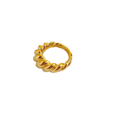 European and American fashion titanium steel ring female niche ins butterfly love cold wind ring 18k gold temperament trendy jewelry