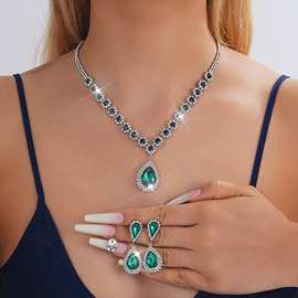 跨境热销绿色水滴项链耳环两件套轻奢高级感礼服宴会水钻首饰套装
