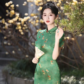 旗袍;马面裙;披肩