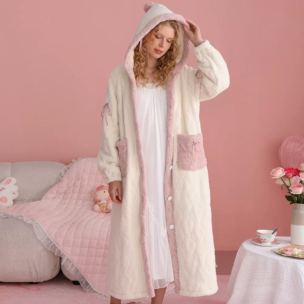 双层珊瑚绒连帽睡袍宽松加绒加厚长款睡衣少女撞色保暖家居服外穿