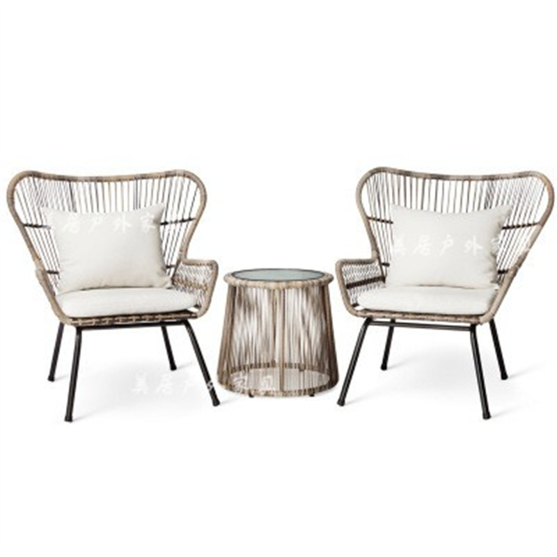 Una mesa, dos sillas