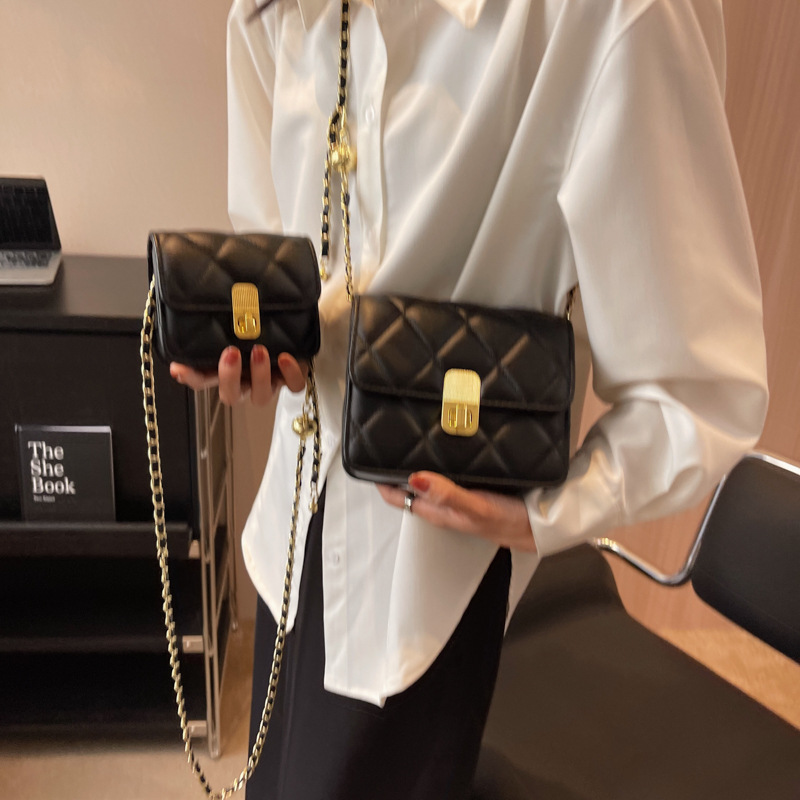 Sentido diario mini bolso para mujeres 2026 primavera y verano nuevo bolso cuadrado de cadena de diamante de moda versátil mochila de hombro