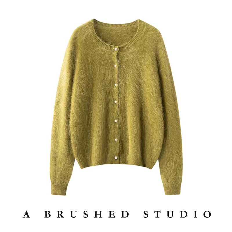 Royal Brushed 100% Cashmere Sweater for Women, Versatile with Pearl Buttons, Encrypted Velvet Cardigan, Autumn and Winter Round Neck Knitted Sweater Royal Brushed 100% Cashmere Sweater for Women, Versatile with Pearl Buttons, Encrypted Velvet Cardigan, Autumn and Winter Round Neck Knitted Sweater