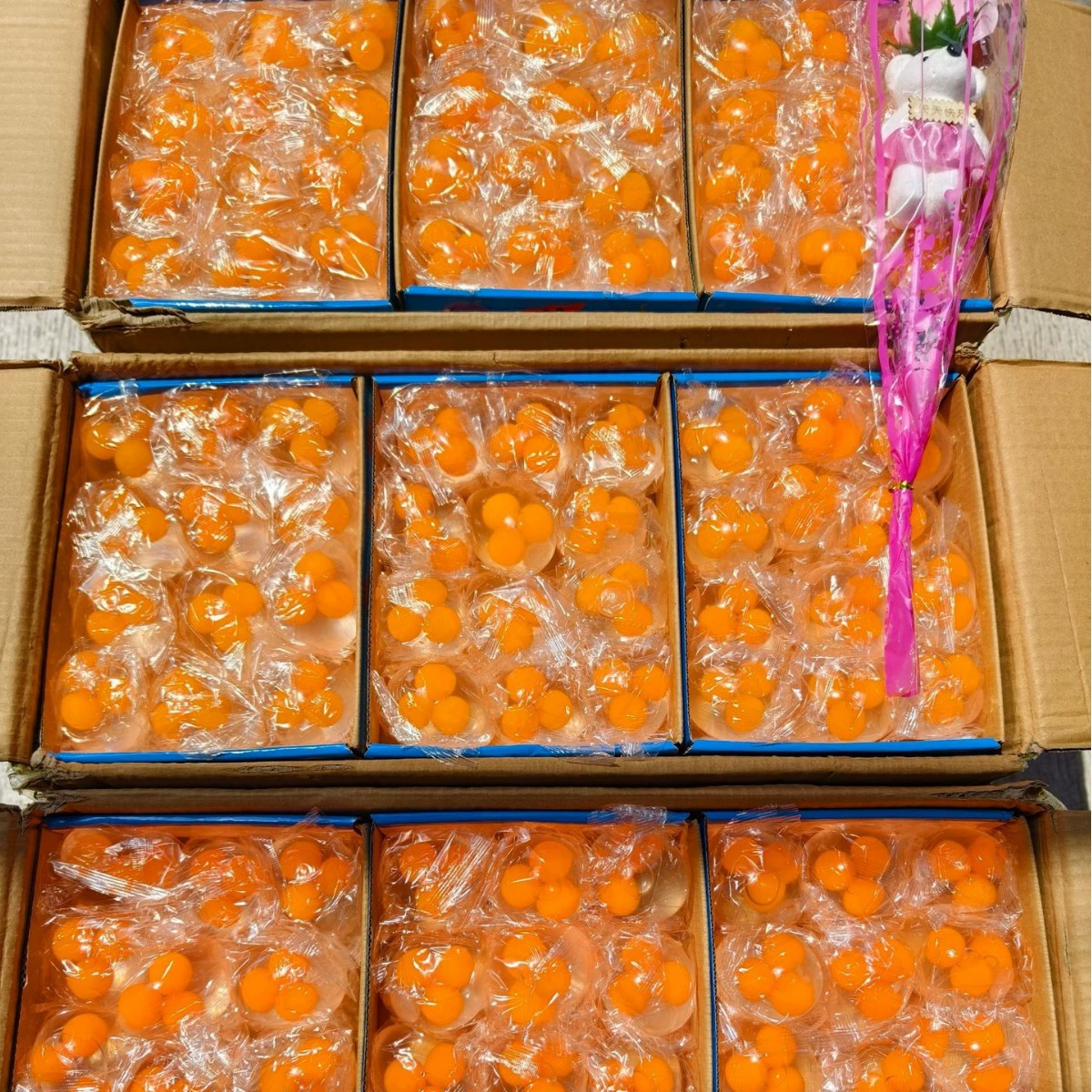 Декомпрессионная игрушка с тремя желтками (не съедобная) для вентиляции