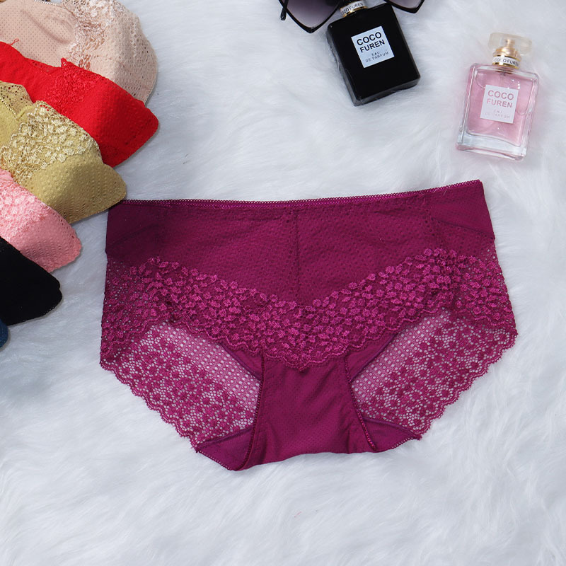 少女性感蕾丝透明内裤
