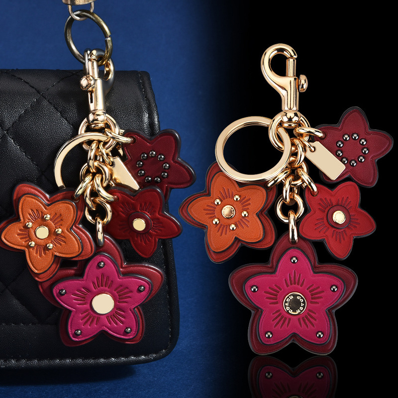 Vintage Multi-Layer Leather Flower Keychain with Metal Lobster Clasp and Rivet Small Flower Pendant Bag Accessory Vintage Multi-Layer Leather Flower Keychain with Metal Lobster Clasp and Rivet Small Flower Pendant Bag Accessory