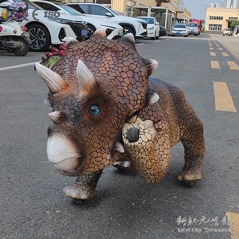 Perro robótico simulación de dinosaurio Tyrannosaurus Rex Dinosaurio eléctrico llamará modelo de movimiento paisaje parque de atracciones modelo de triceratosaurio