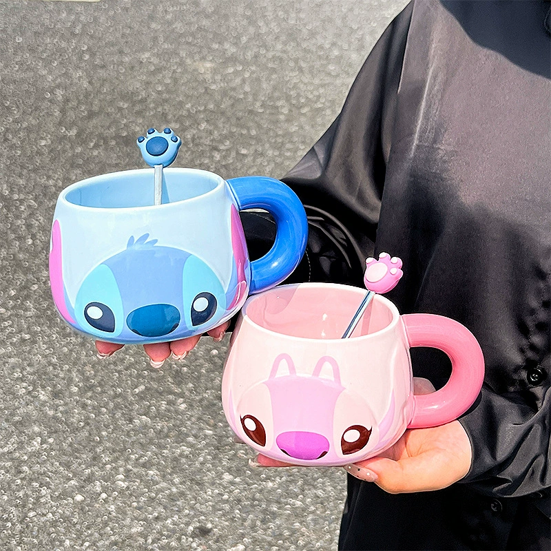 Кружка (Disney) Stitch — керамическая с объемом живота 500 мл, с ложкой и подарочной коробкой
