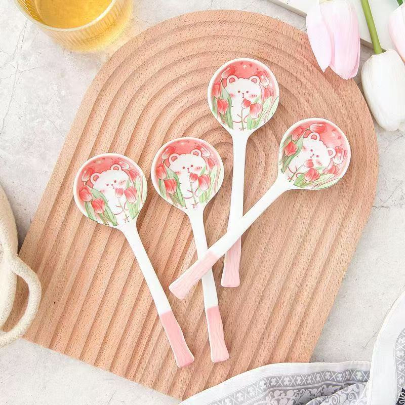 Cuchara de cerámica de color esmaltada cuchara de mango largo cuchara encantadora cuchara de arroz cuchara de arroz cuchara de torsión cuchara de cabeza redonda