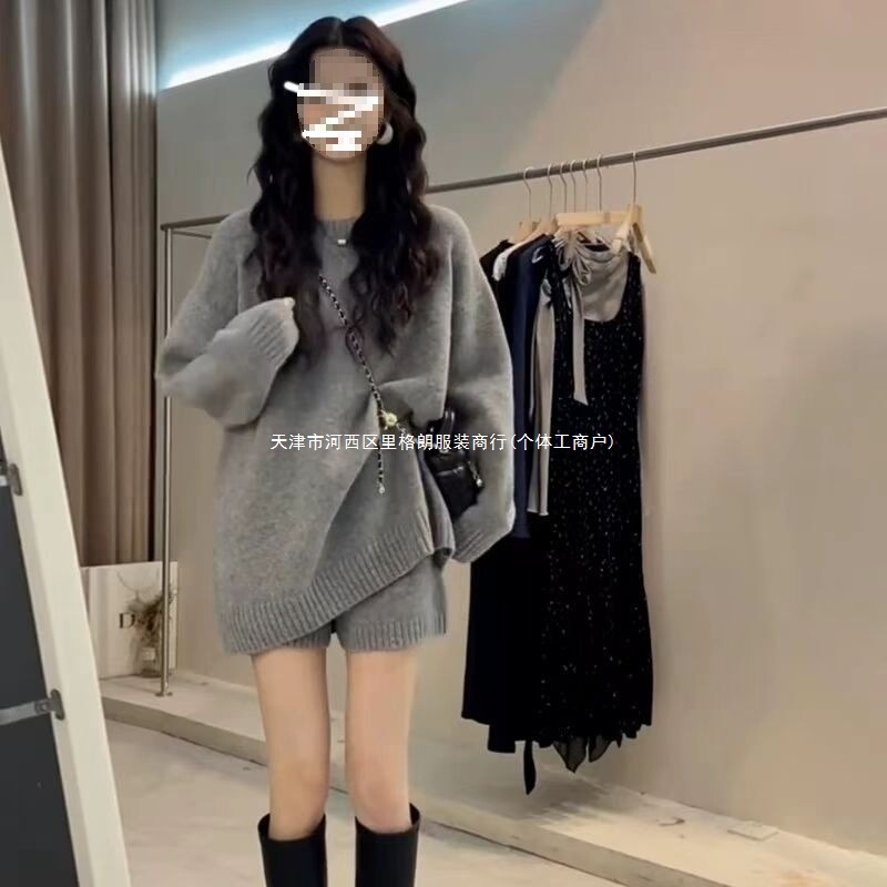 2025 New Autumn and Winter Knitted Sweater, White, Loose Fit for Women, Can Be Worn as an Inner Layer, Paired with a Complete Set of Thick Dresses 2025 New Autumn and Winter Knitted Sweater, White, Loose Fit for Women, Can Be Worn as an Inner Layer, Paired with a Complete Set of Thick Dresses