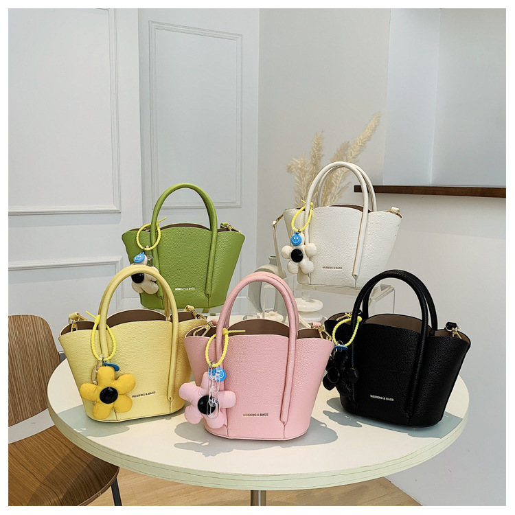New Candy Color Lychee Pattern Portable Bucket Shoulder Bag display picture 5