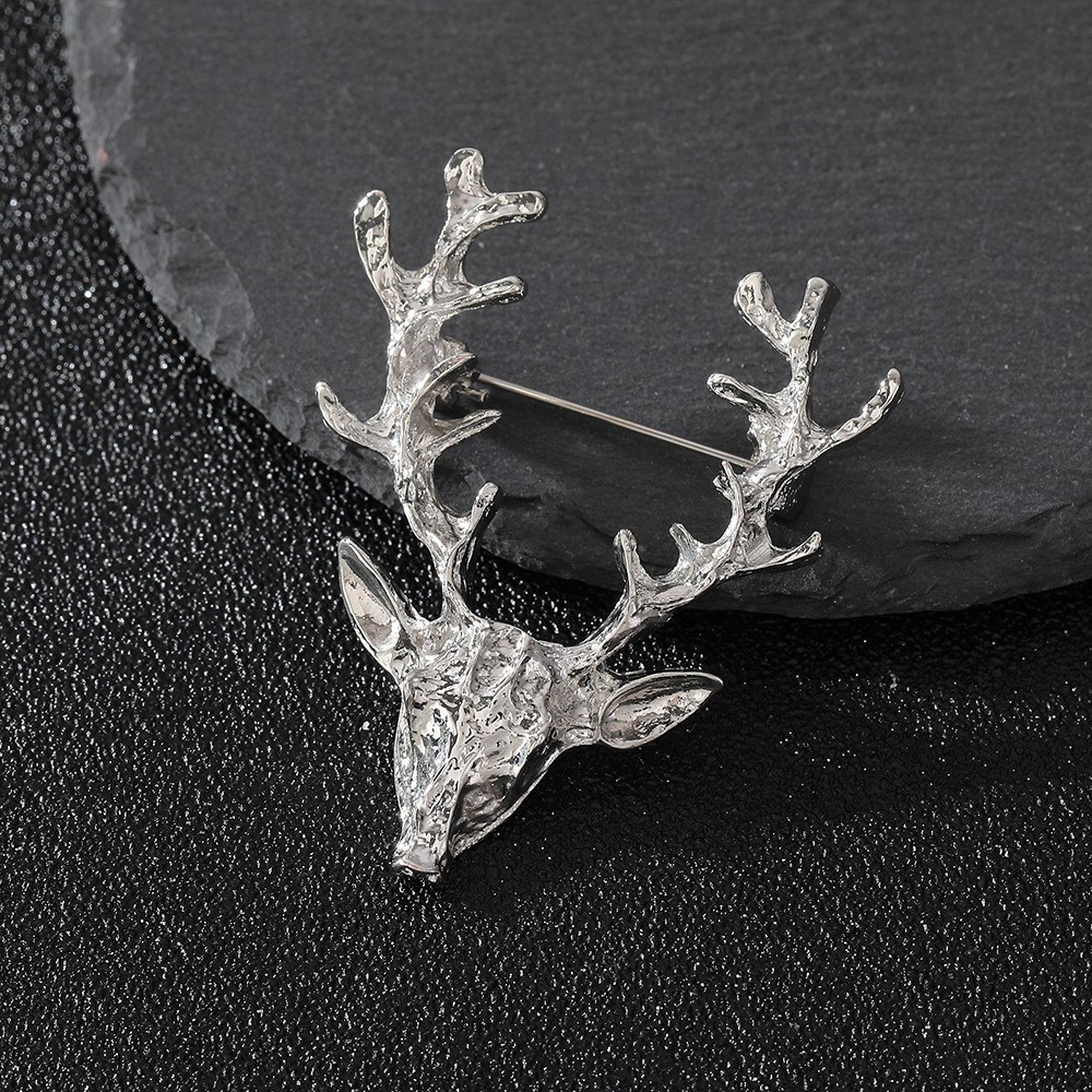 Broche para hombre diseño ciervo de navidad en oro 3d_voghion.com