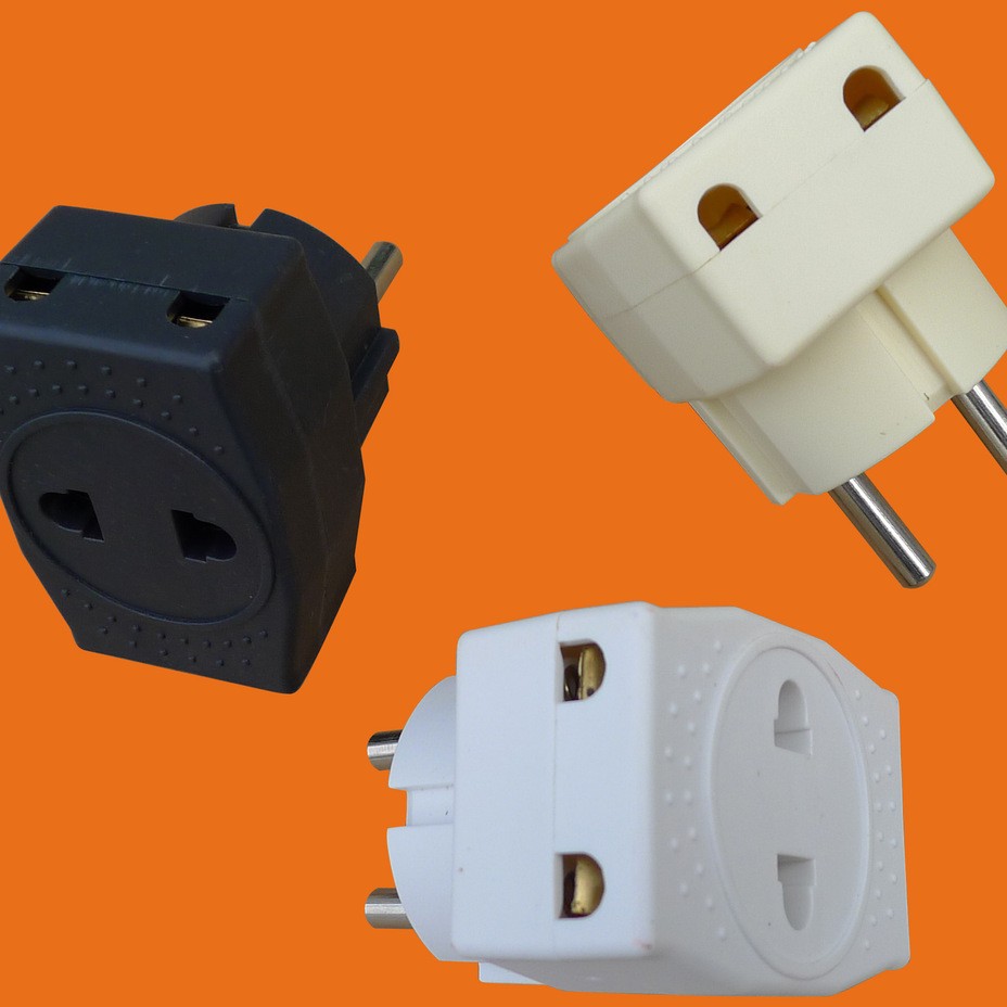 供应 一转三 无接地欧式转换插座（P7031）