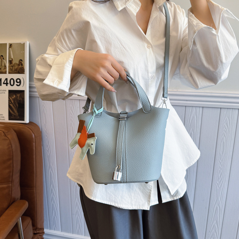 Popular Explosions Litchi Pattern Mother and Mother Bucket Bag Women's 2025 New Casual Retro Handbag Casual commuter Bag