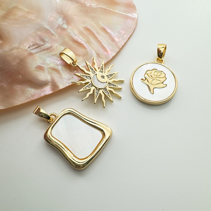 5g Weight Pendant Jewelry Making Type Shell Inlay Material DIY Jewelry Accessories Classification 1 Piece Quantity Copper Material Round Pattern Plating, Inlay Design Basic, Simple Style, Classic Style Style 1 Piece Copper Shell Round Pendant 4