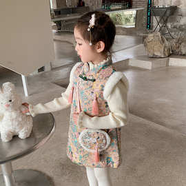 冬季加绒套装2026洋气儿童国风印花汉服马甲裙打底衫女宝宝旗袍裙