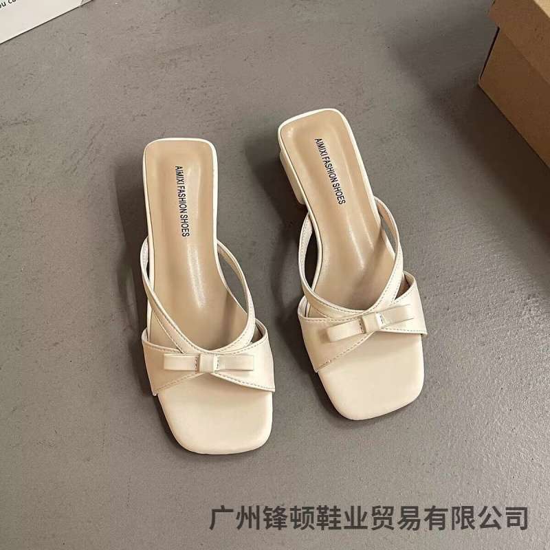 女性が夏に着用できる厚いヒールの防水プラットフォームサンダル 2025 新しい気質多用途スクエアトゥオープントゥ厚底ハーフスリップローヒールシューズ|undefined