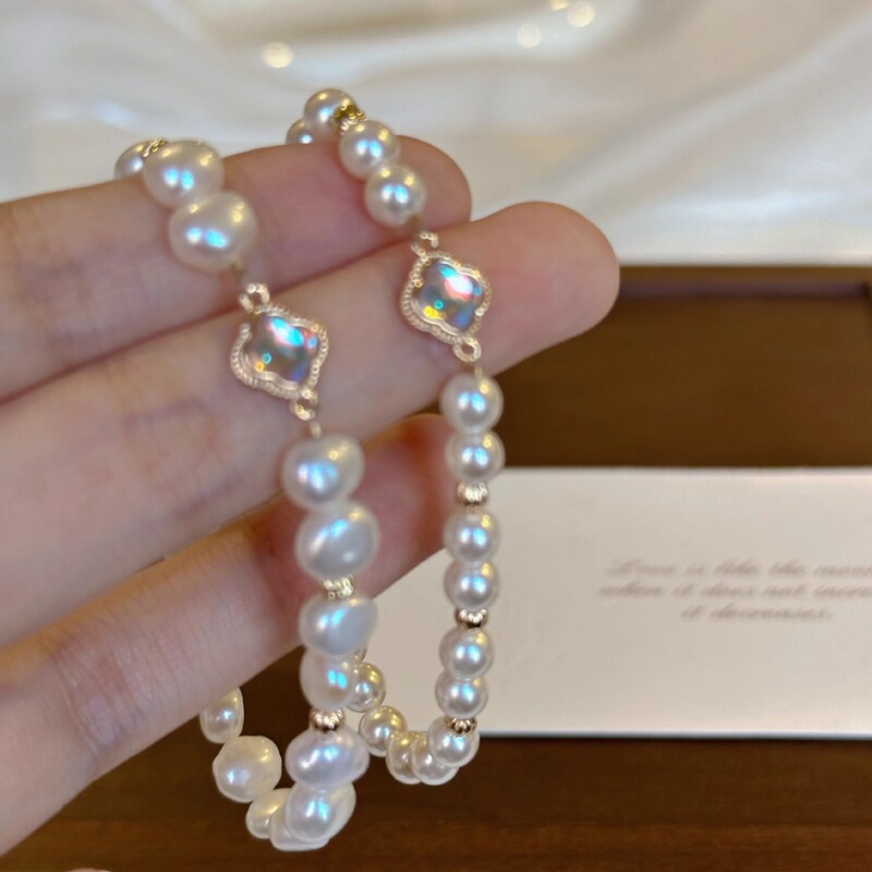 New Mermaid Tears French Imitation Pearl Four-leaf Clover Bracelet Women's High-end Light Luxury Beaded Exquisite Jewelry Wholesale