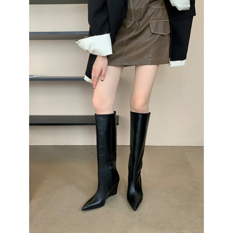 European and American Pointed-Toe Boots for Women 2025 Autum New Large-Leg Slimming Look Straight-Leg Pants Boots Wedge-Heeled Knight Boots European and American Pointed-Toe Boots for Women 2025 Autum New Large-Leg Slimming Look Straight-Leg Pants Boots Wedge-Heeled Knight Boots